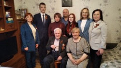Андрей Чесноков поздравил 104-летнего ветерана с Днём Победы