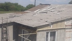 Власти помогли жителям Городища отремонтировать крышу после урагана
