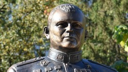 Бюст Героя России полковника Георгия Шуваева установлен на Аллее Славы в Старом Осколе