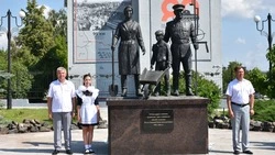 Старооскольцы открыли памятник строителям «Дороги мужества»