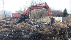 Рабочие планируют до конца года завершить работы по расчистке берега Оскольца