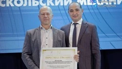 Владимир Жданов поздравил коллектив Старооскольского механического завода