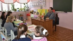 Старооскольский скульптор встретился с учениками школы искусств № 1 имени М.Г. Эрденко