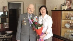 Власти Старого Оскола вручили ветеранам юбилейные медали «75 лет Победы»