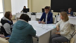 Андрей Чесноков провёл приём граждан в филиале Союза поддержки матерей и жён военнослужащих