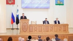 Врио губернатора Александр Шуваев был представлен членам правительства региона и депутатам облдумы