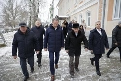 Вячеслав Гладков посетил Старооскольский медицинский колледж