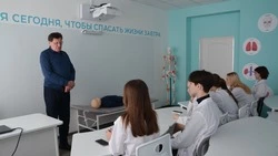 Андрей Чесноков сообщил о работе над решением проблемы медицинских кадров в Старом Осколе