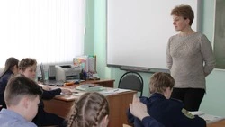 Педагог Дмитриевской школы Наталья Коваленко получила звание «Отличник просвещения»