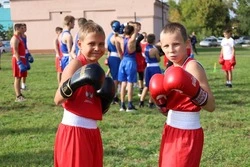 Большой спортивный праздник состоялся в парке Железнодорожников