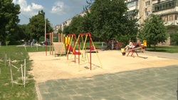 Местные власти подскажут алгоритм для подачи заявки на создание детской площадки во дворе