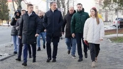 Вячеслав Гладков и Андрей Чесноков проинспектировали ход ремонтных работ на старооскольских объектах