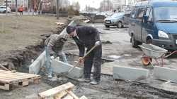 Строители отремонтируют дорогу по улице XXV Съезда КПСС в Старом Осколе