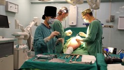 Старооскольские хирурги освоили эндоскопические операции по замене тазобедренного сустава 