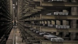 Специалисты ОЭМК увеличили производительность высотного штабелёра