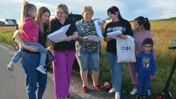 Жители старооскольского района ИЖС «Радужный» решили построить детскую площадку