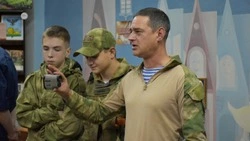 Встреча школьников и курсантов военно-патриотического клуба прошла в старооскольской библиотеке № 12