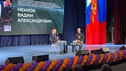 Курсанты военно-патриотических клубов отметили День Героев Отечества в старооскольском ЦМИ