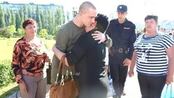 Старооскольцы отправились служить в воздушно-десантные войска