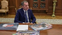 Вячеслав Гладков доложил президенту о сокращении дефицита врачей в Белгородской области в три раза
