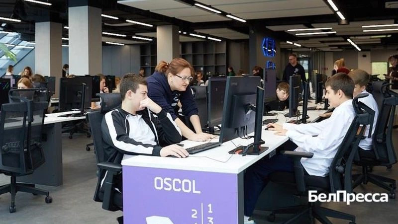 Вячеслав Гладков рассказал о работе белгородского кампуса «Школы 21»