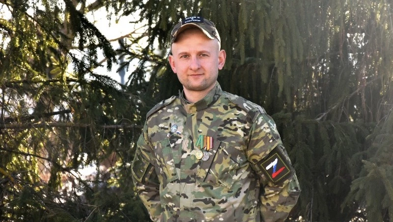 Братья и отцы плечом к плечу сражаются за родную землю