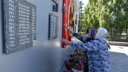 Жители открыли обновлённый мемориал в селе Крутое Старооскольского округа