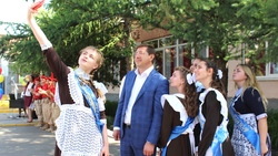Александр Сергиенко поздравил выпускников школы №14