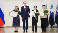 Вячеслав Гладков сообщил о вручении стипендий 55 белгородским студентам