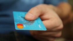 Белгородцы стали в два раза реже оформлять кредитные карты