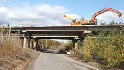 Строители начали ремонтировать мосты в Старом Осколе