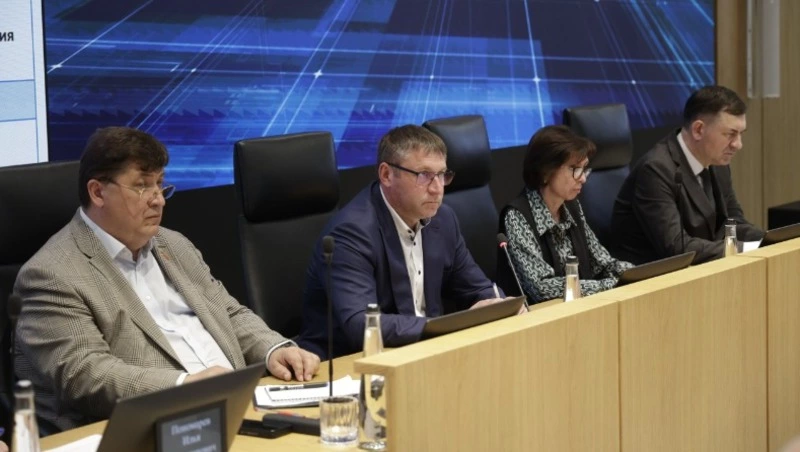 Александр Шуваев прокомментировал строительство и капремонт объектов образования в области