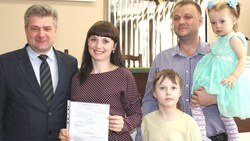 Шесть старооскольских семей получили жилищные сертификаты