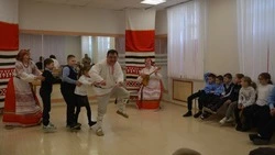 Премьера спектакля «Гусли-сказки-карагод» состоялась 1 апреля в Незнамовском ЦКР