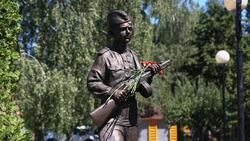 Скульптура «Сын полка» появилась в Белгороде
