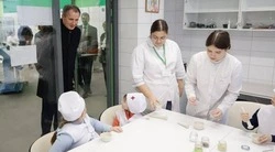 Гладков поручил создать методического ресурсного центра по подготовке кадров в Корочанском техникуме
