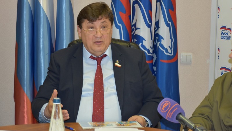 Председатель Белгородской областной думы Юрий Клепиков провёл приём граждан в Старом Осколе