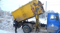 Снега много, куда девать? Площадки для складирования осадков оказались переполнены