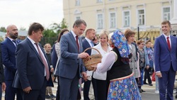 Вячеслав Гладков поздравил старооскольцев с Днём города
