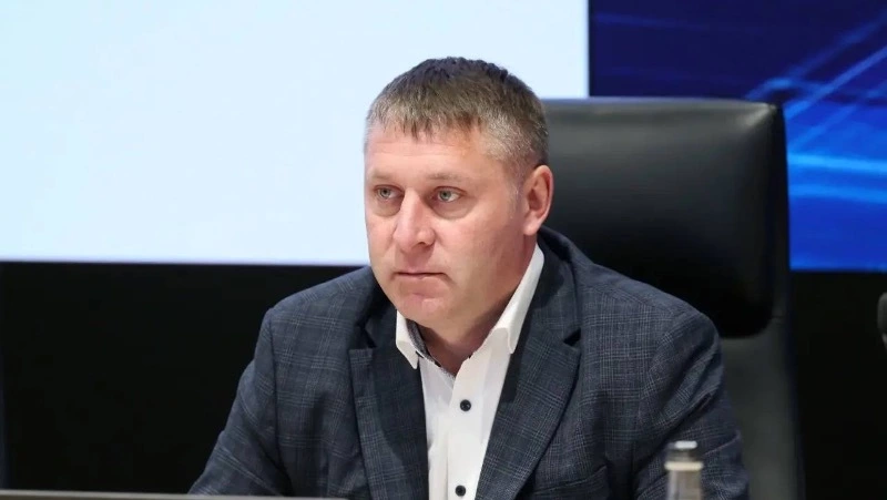 Александр Шуваев поздравил жителей региона с Днём Росси