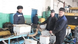 Механизаторы «Потудани» к выезду в поле готовы. Техосмотр техники прошёл в округе