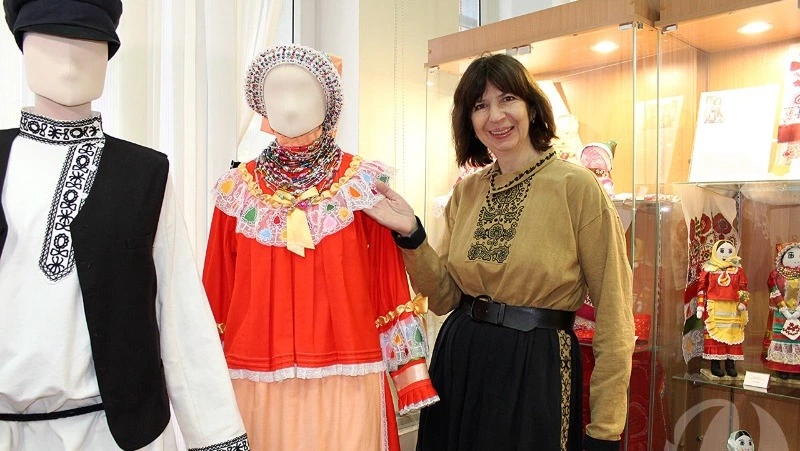 Выставка «Лепестки, кружки, червончики» открылась в Старом Осколе