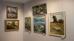 В художественном музее проходит выставка «Ярко»