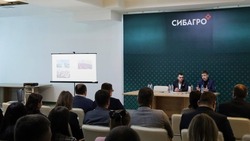 Андрей Чесноков провёл встречу с представителями компании «Сибагро» в Старом Осколе