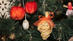 Выставка «Ну и ёлочка!» открылась в старооскольском Центре народных промыслов 