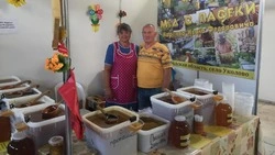 Жители округа смогут приобрести мёд семьи Морозовых в Старом Осколе