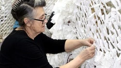 Ещё больше старооскольских женщин встало в ряды волонтёров в мастерских по изготовлению масксетей