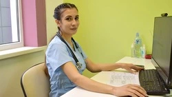 Девушка из Сирии работает врачом в старооскольской больнице