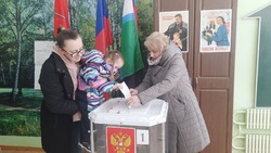 Старооскольцы пришли на выборы президента Российской Федерации всей семьёй