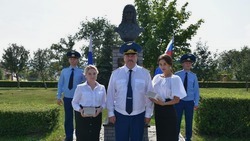 Оскольчанка приняла присягу у памятника прокурору П.И. Ягужинскому